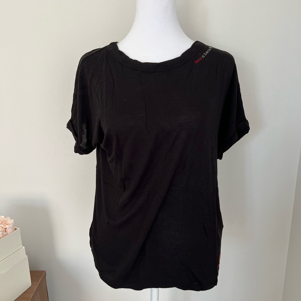 NWOT Peace Love World Love is Beautiful Tee Size XXS ☮️ ❤️ 🌎